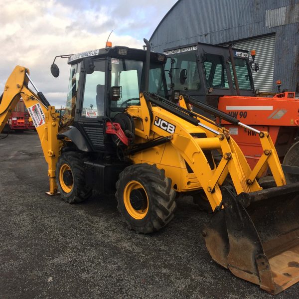 JCB 2CX Streetmaster for hire - www.lowloader.ie